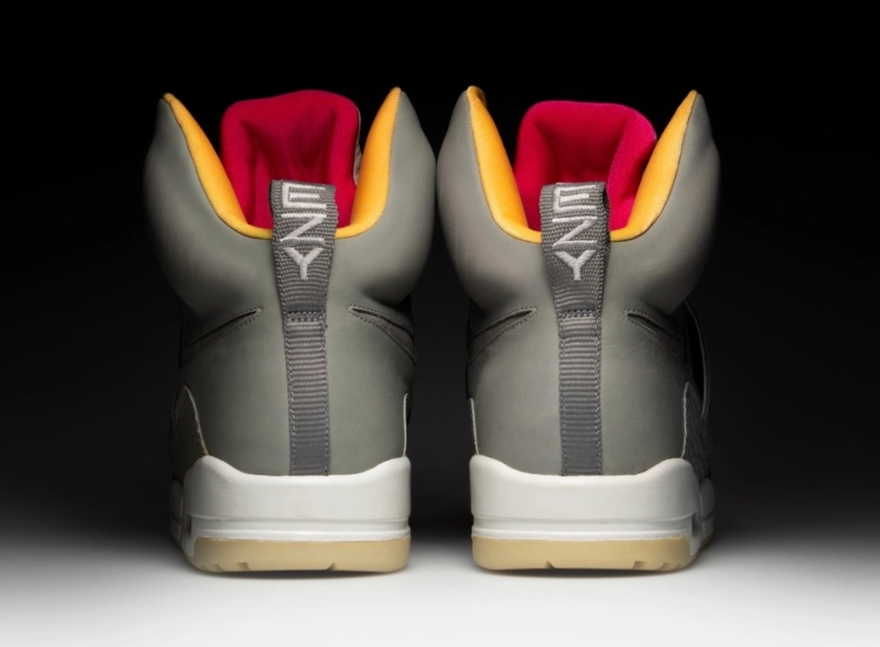 size Nike Air Yeezy Zen Grey Raffle