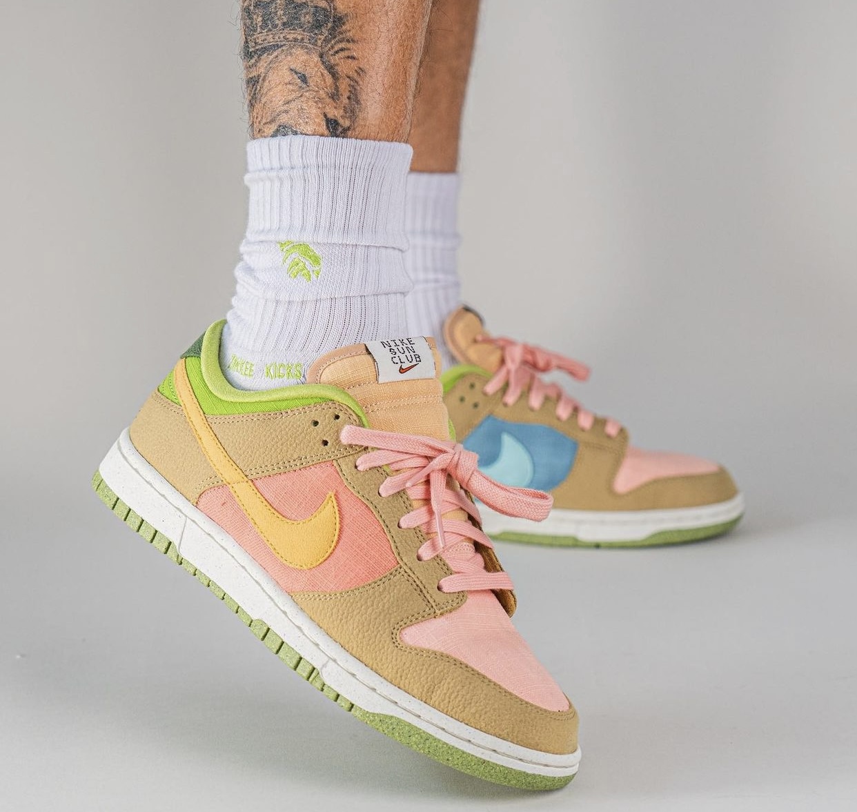 Nike Dunk Low Nike Sun Club Arctic Orange Sanded Gold DM0583-800 Release Date