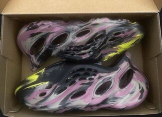 第一眼：阿迪达斯Yeezy Foam Runner “MX Carbon”