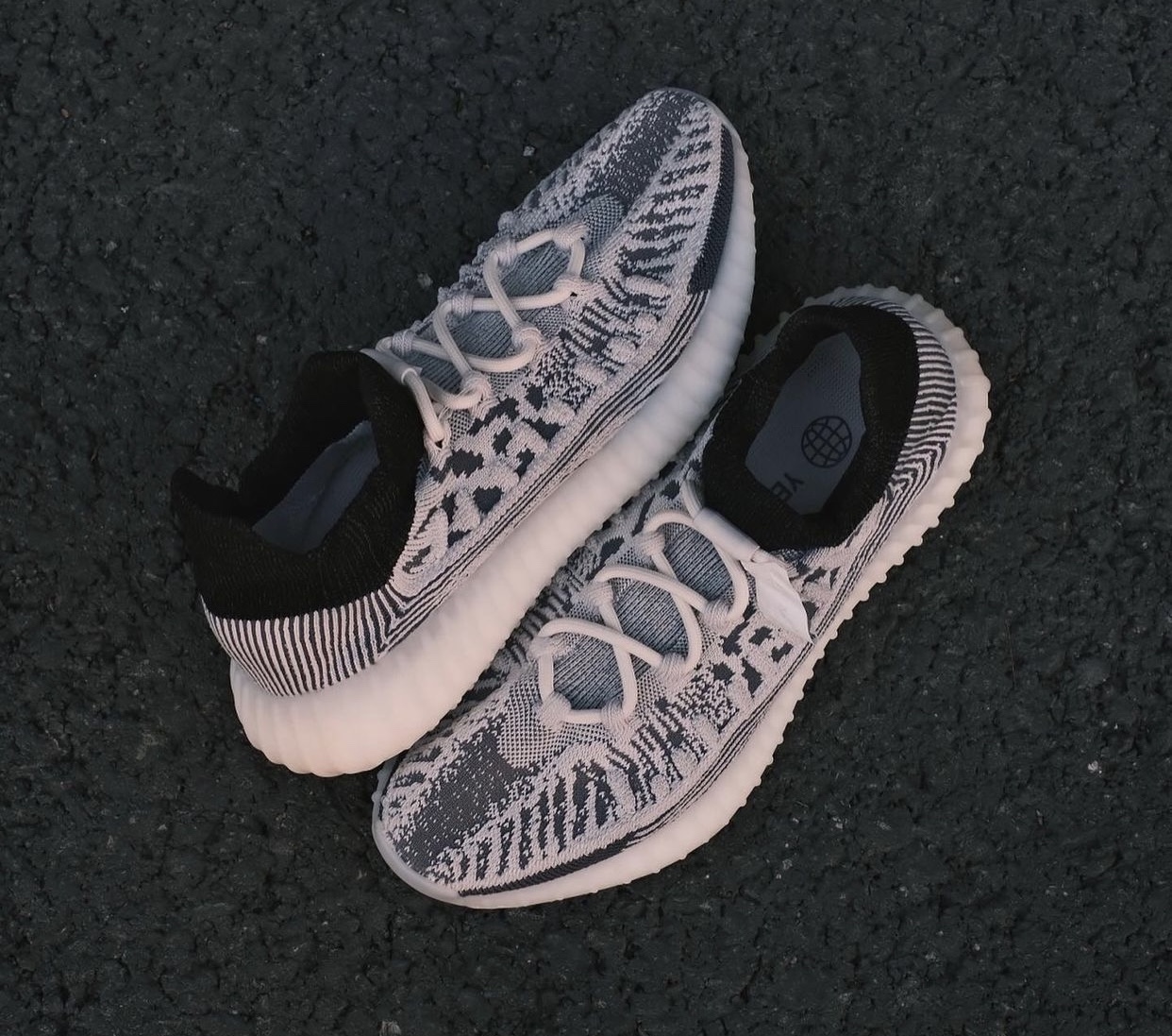 adidas Yeezy Boost 350 V2 CMPCT Panda Release Date