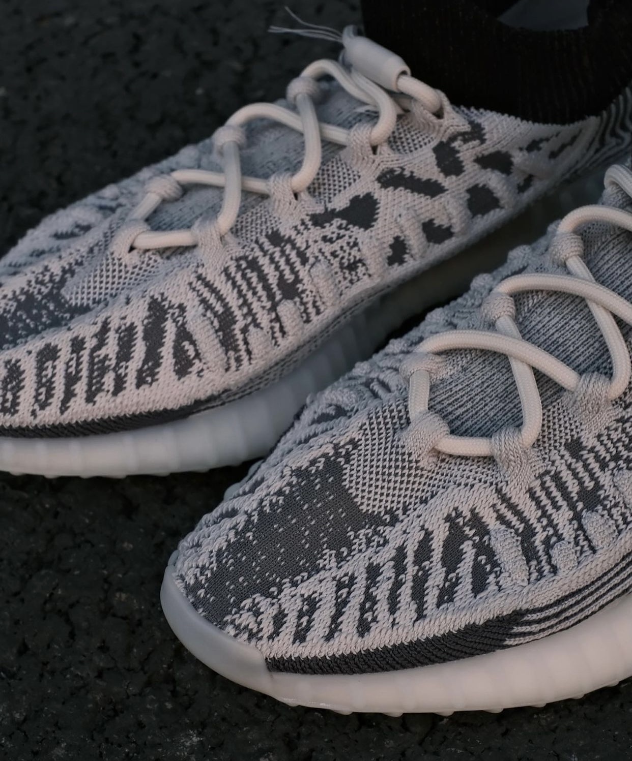 adidas Yeezy Boost 350 V2 CMPCT Panda Release Date