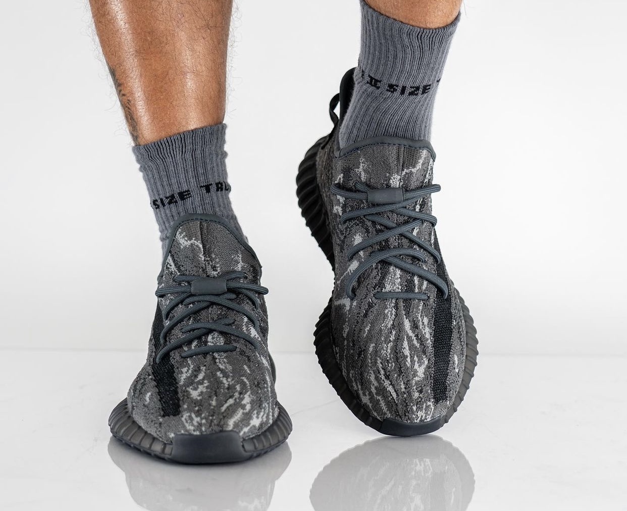 adidas Yeezy Boost 350 V2 MX Grey Release Date On-Feet adidas Yeezy Boost 350 V2 MX Grey Release Date On-Feet