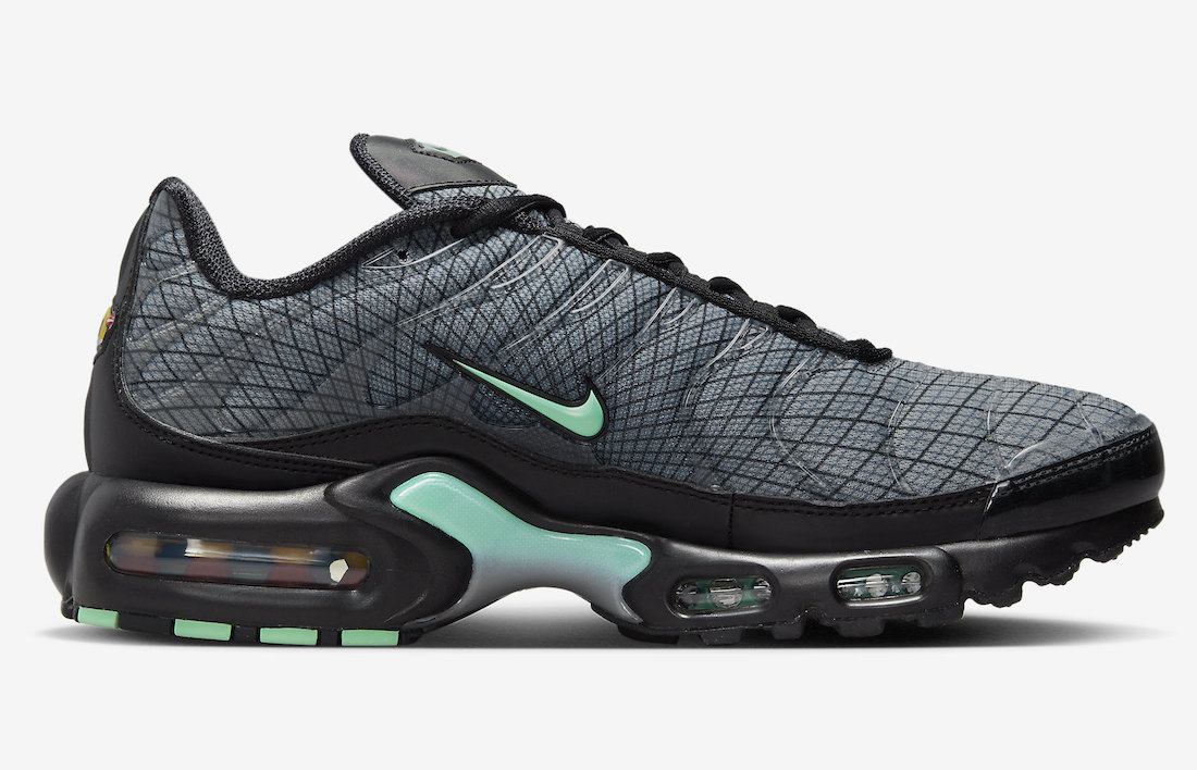 Nike Air Max Plus FB3351-001 Release Date