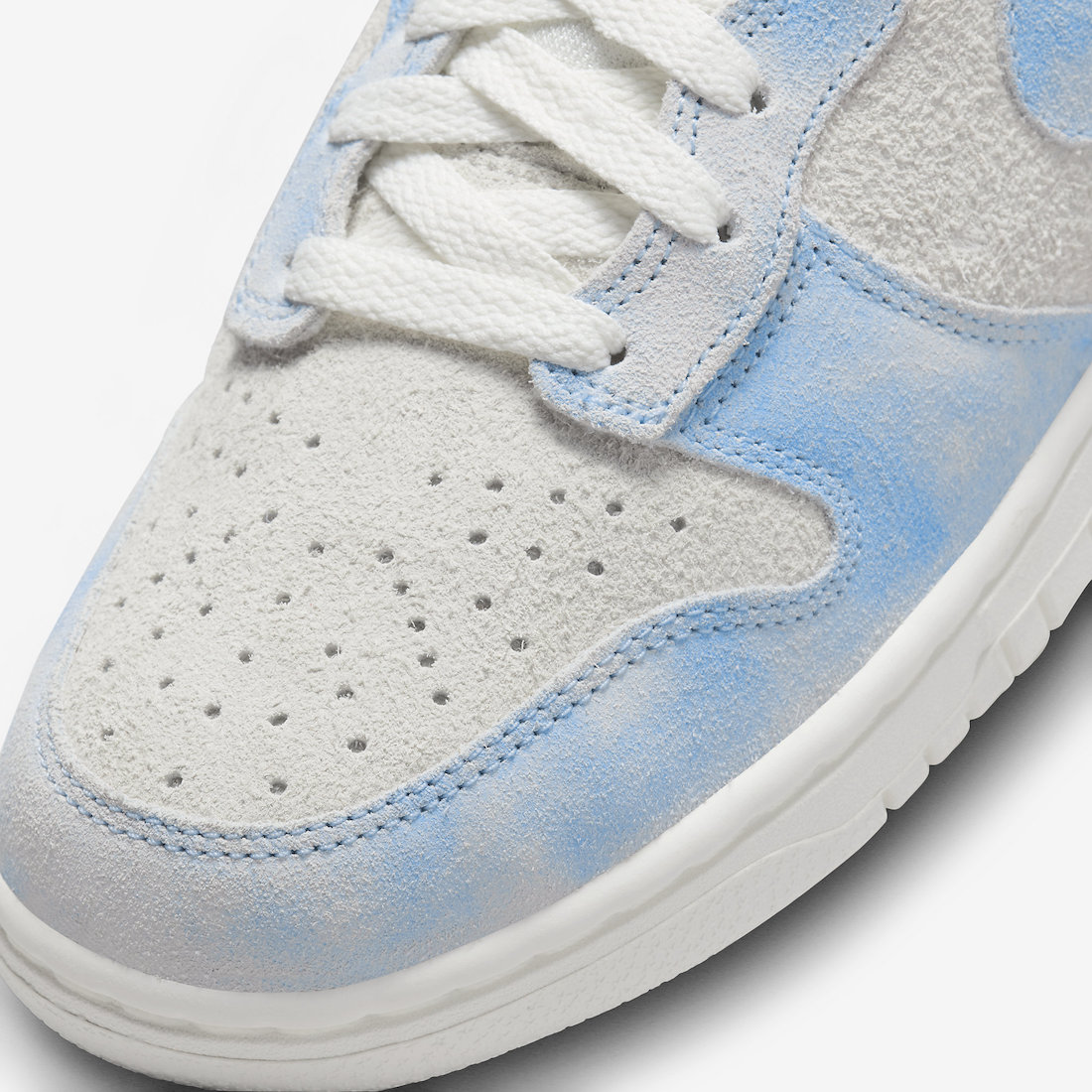 Nike Dunk High Clouds FD0882-400 Release Date