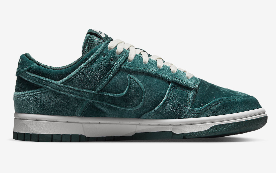 Nike Dunk Low Green Velvet DZ5224-300 Release Date On-Feet