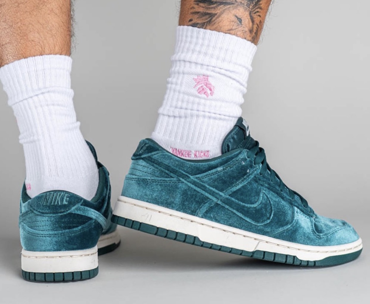 Nike Dunk Low Green Velvet DZ5224-300 Release Date On-Feet