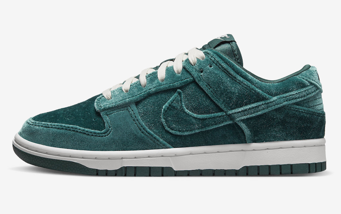 Nike Dunk Low Green Velvet DZ5224-300 Release Date On-Feet