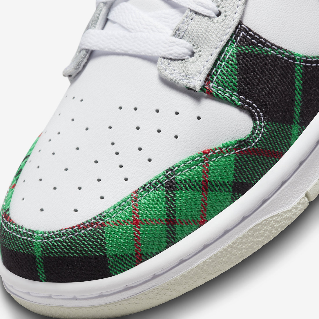 Nike Dunk Low Plaid Tartan DV0827-100 Release Date On-Feet