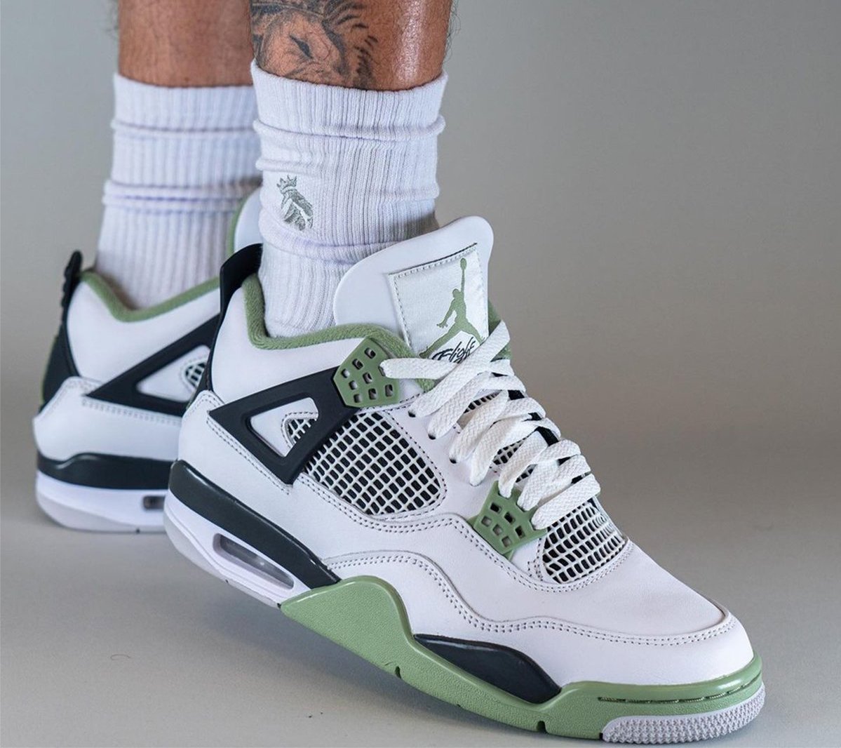 Air Jordan 4 Seafoam AQ9129-103 Release Date On-Feet