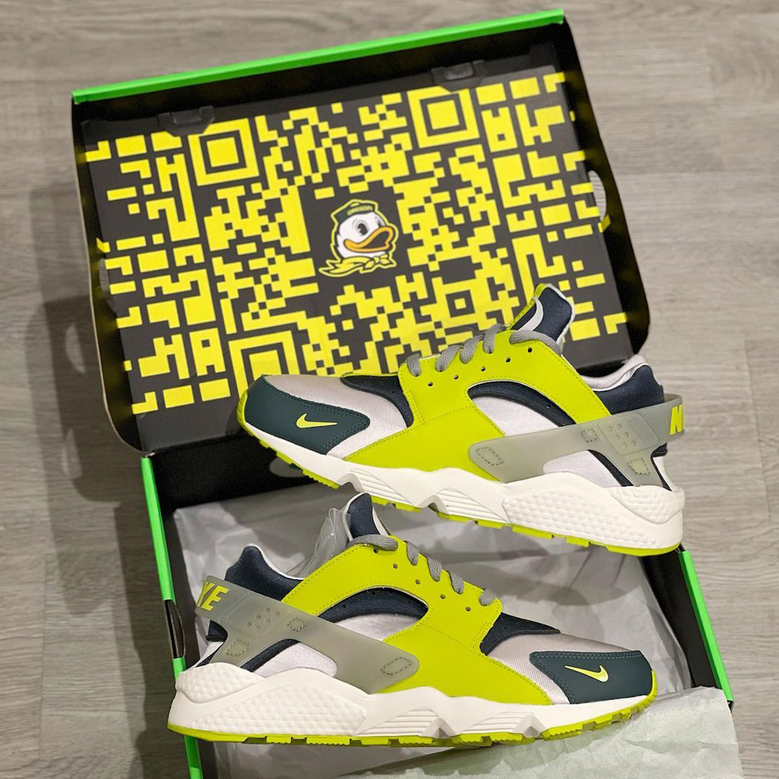 Nike Air Huarache Oregon Ducks FN1485-001