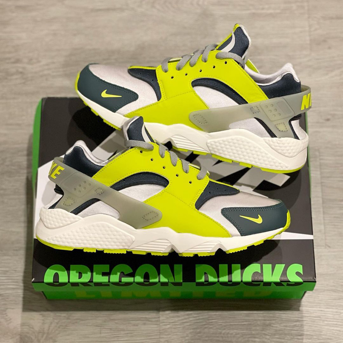 Nike Air Huarache Oregon Ducks FN1485-001