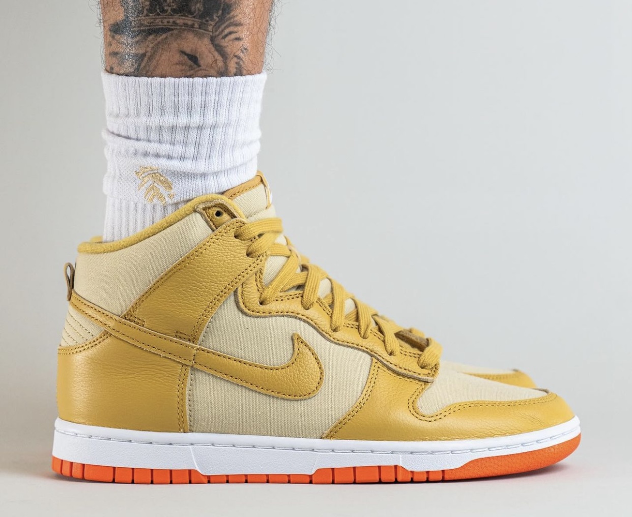 Nike Dunk High Gold Canvas DV7215-700 On-Feet