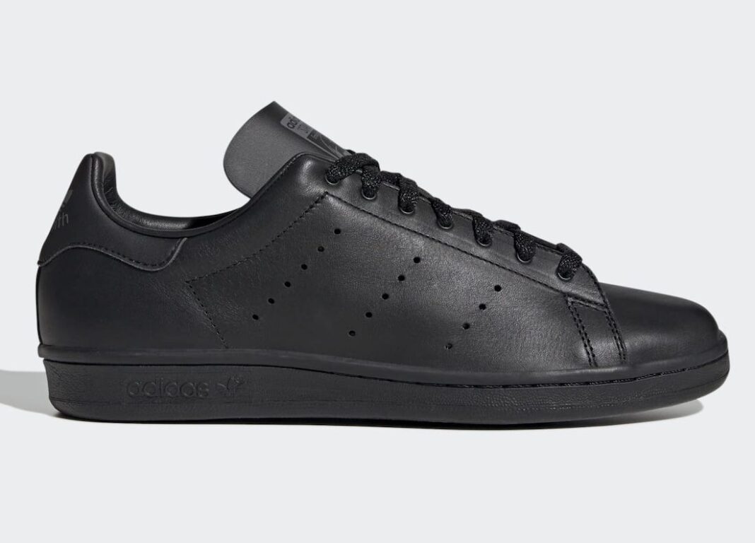 全黑的adidas Stan Smith 80s在3月1日发布