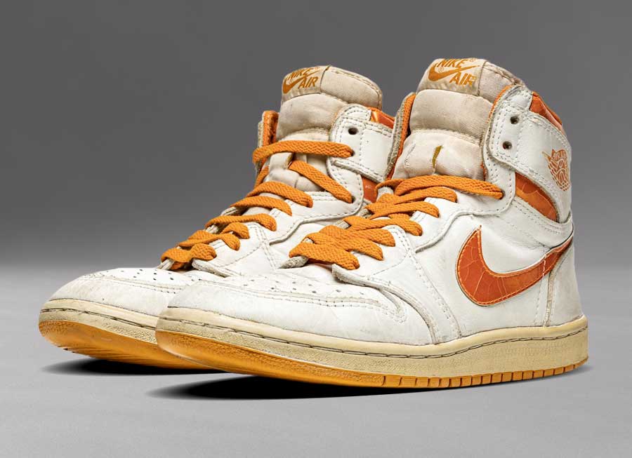 球鞋对话。Air Jordan 1 High OG “Metallic Orange” (1985)