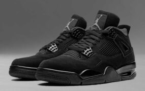 球鞋谈话。Air Jordan 4 “Black Cat”