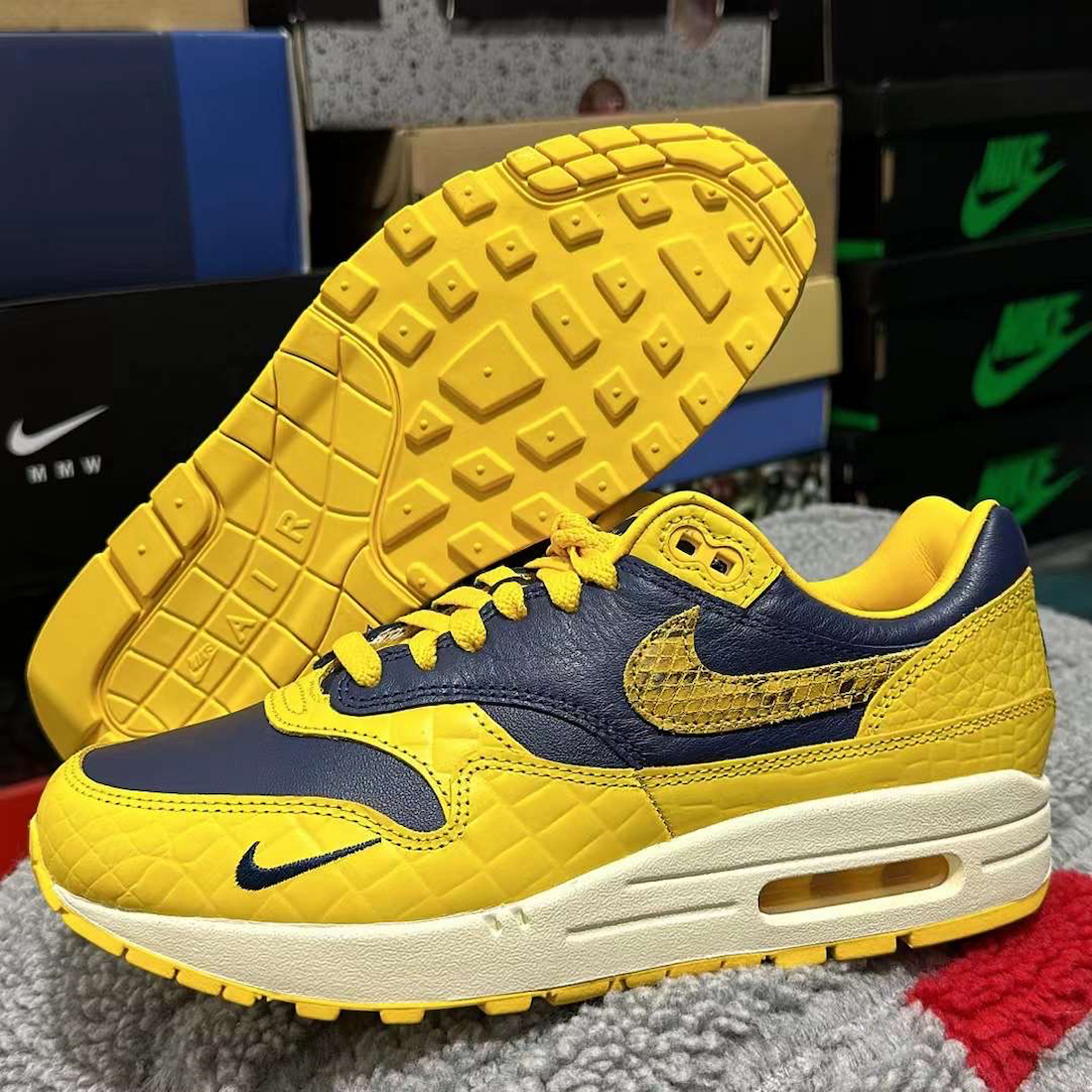 Nike Air Max 1 Midnight Navy Varsity Maize FJ5479-410 Release Date