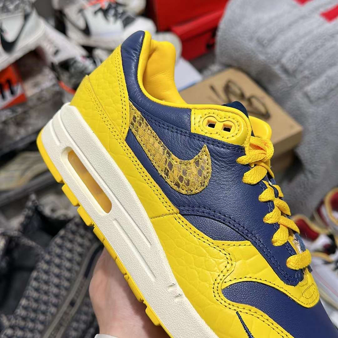 Nike Air Max 1 Midnight Navy Varsity Maize FJ5479-410 Release Date