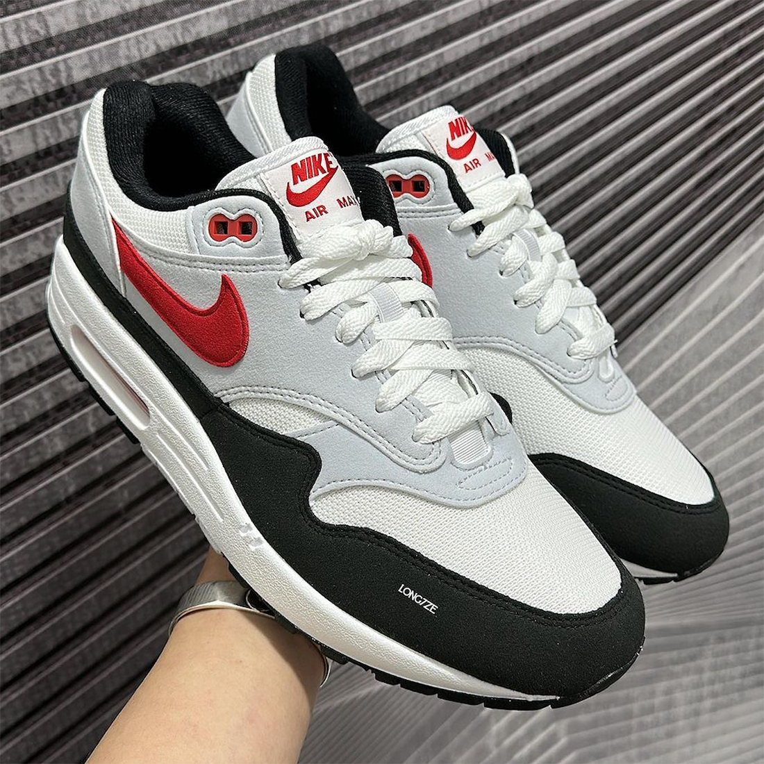 Nike Air Max 1 Black Toe FD9082-101