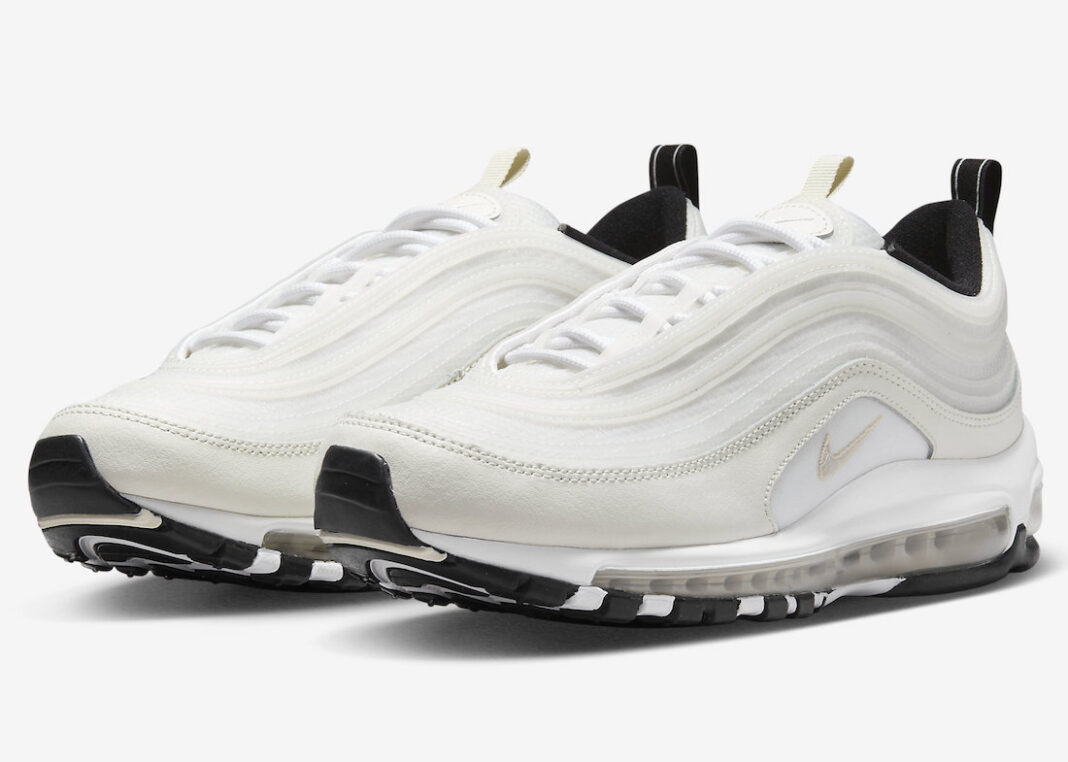 耐克在这款Air Max 97上添加了半透明的TPU覆盖层