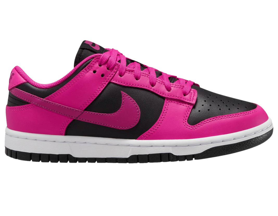 初见：女款Nike Dunk Low “Fireberry”。