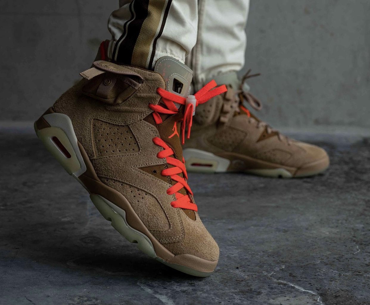 Travis-Scott-x-Air-Jordan-6-British-Khaki-DH0690-200-On-Feet-1