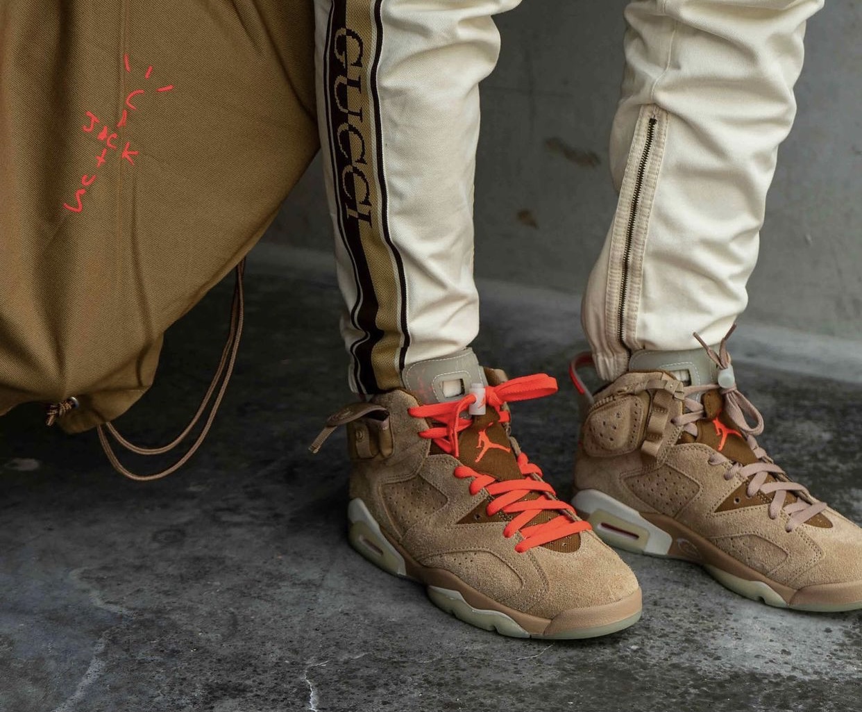 Travis-Scott-x-Air-Jordan-6-British-Khaki-DH0690-200-On-Feet-6