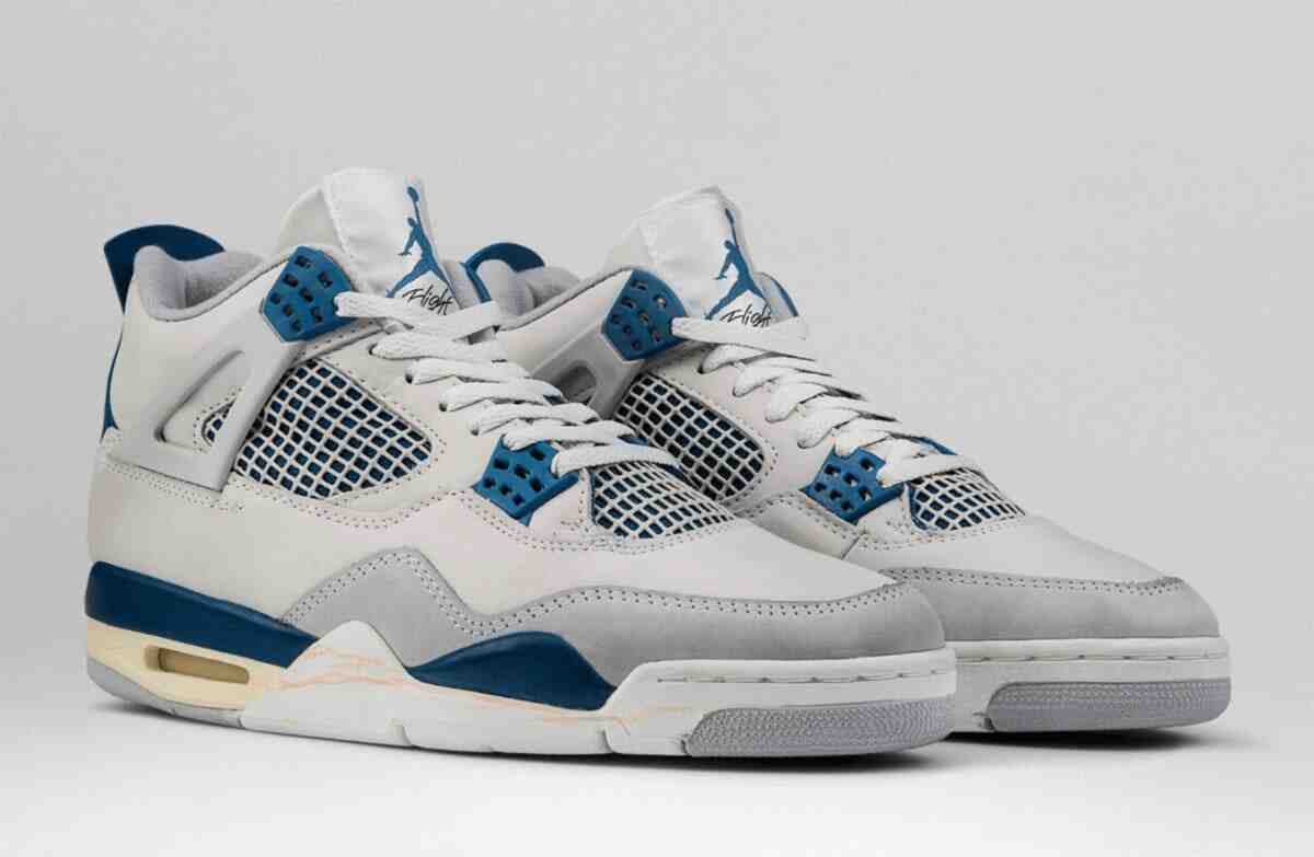 Air Jordan 4 OG Military Blue 2024