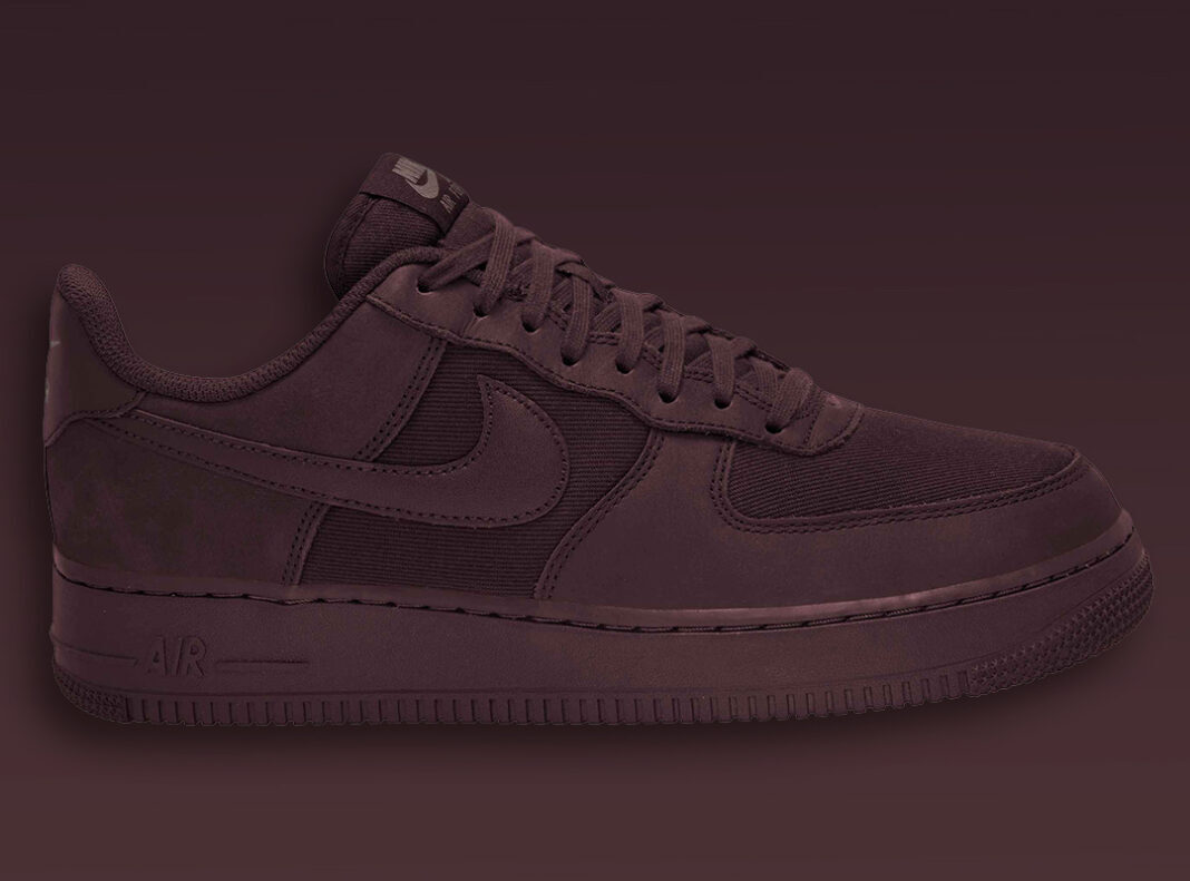 初见：Nike Air Force 1 ’07 LX “Burgundy Crush”（勃艮第红色）。