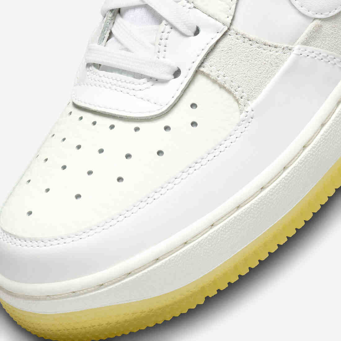 Nike Air Force 1 Low Summit White Opti Yellow FQ0709-100