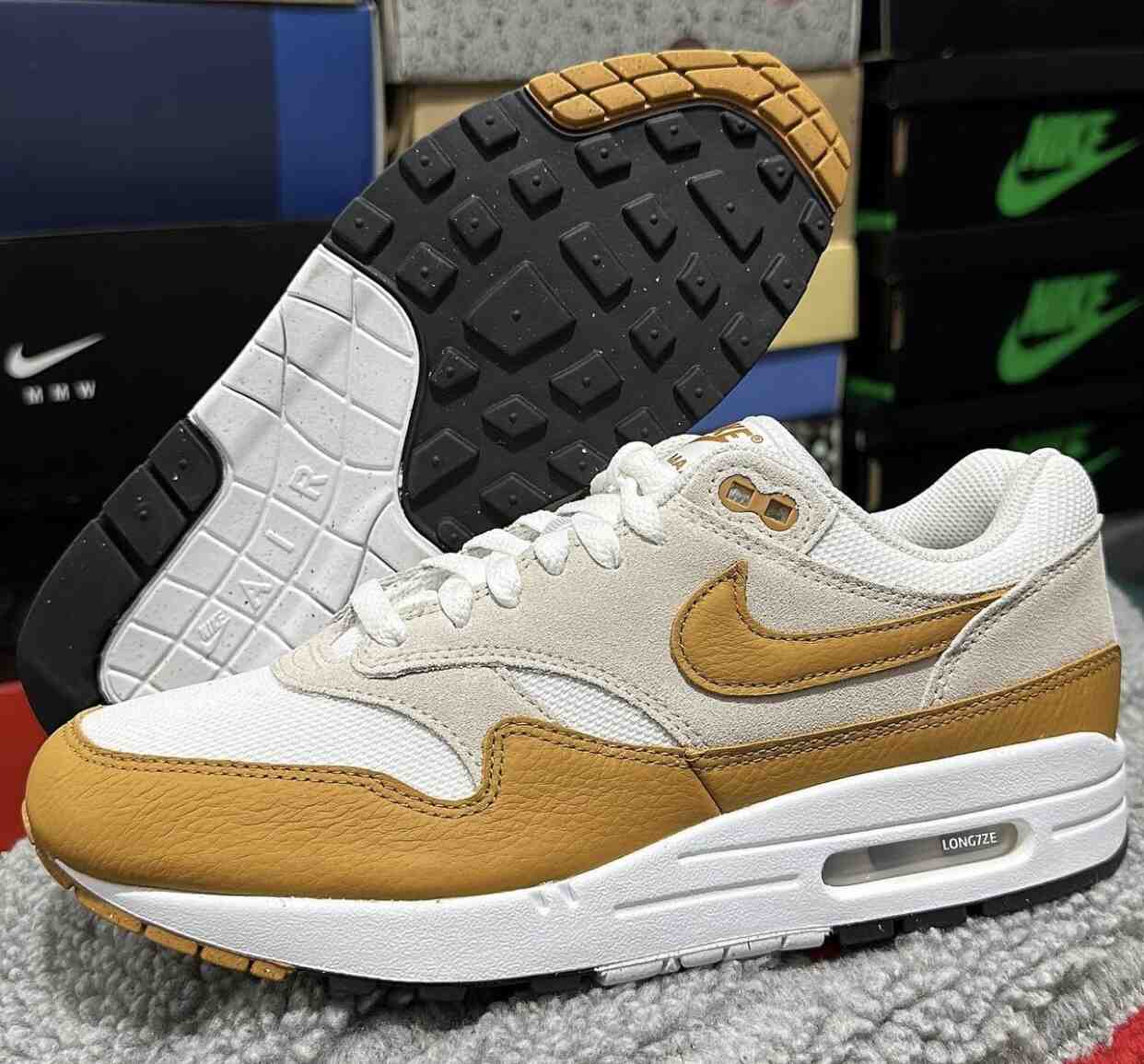 Nike Air Max 1 Bronze DZ4549-110