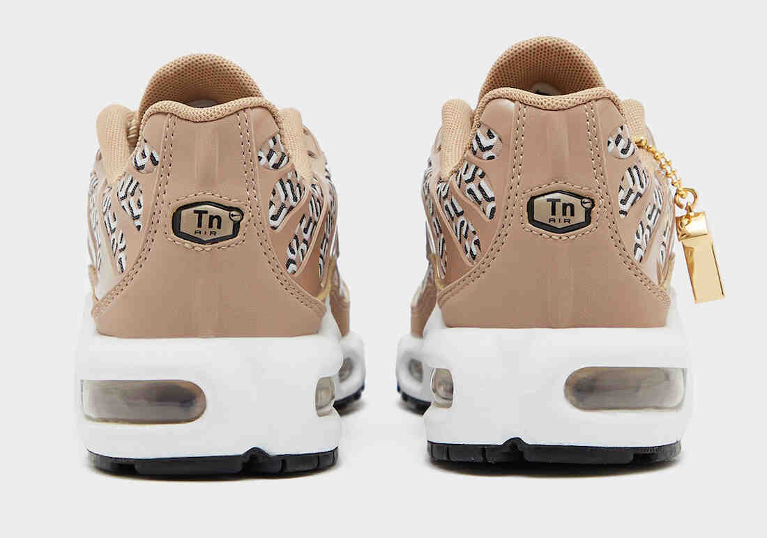 Nike Air Max Plus United in Victory Release Date