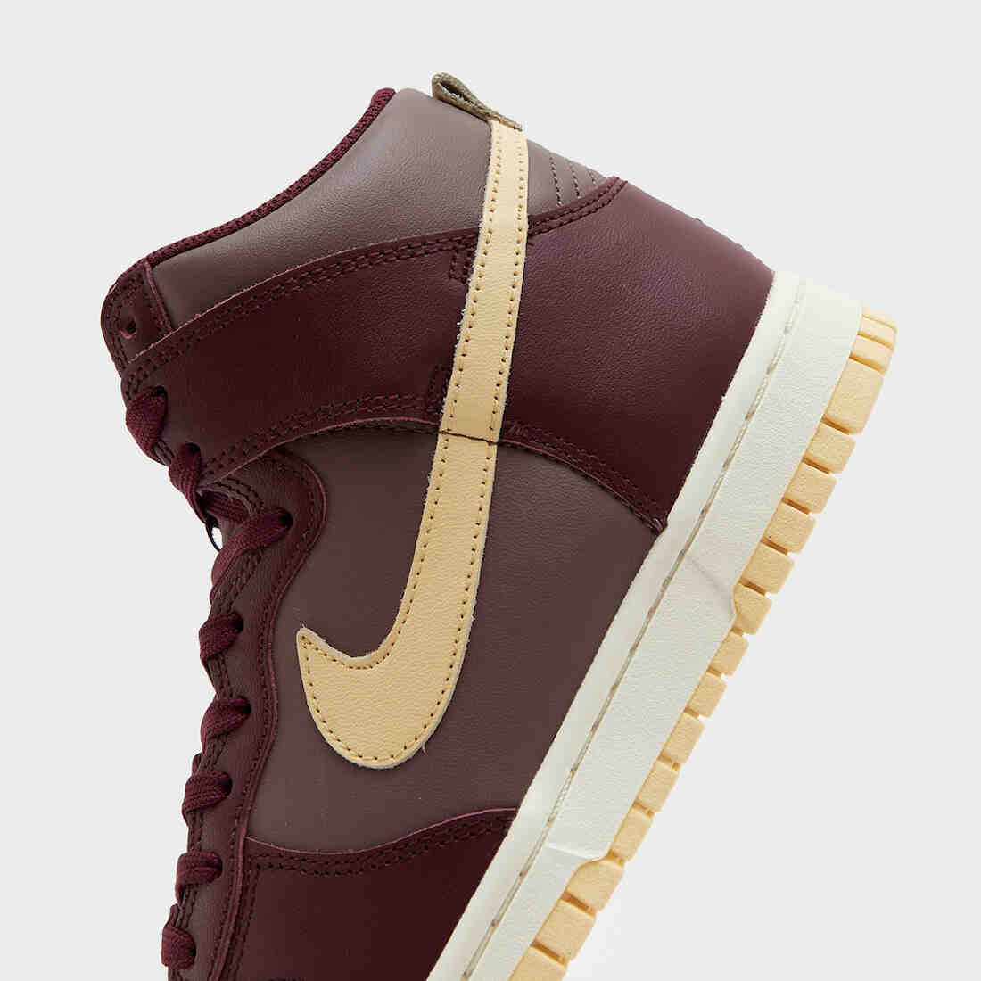 Nike Dunk High Plum Eclipse Pale Vanilla Night Maroon DD1869-202