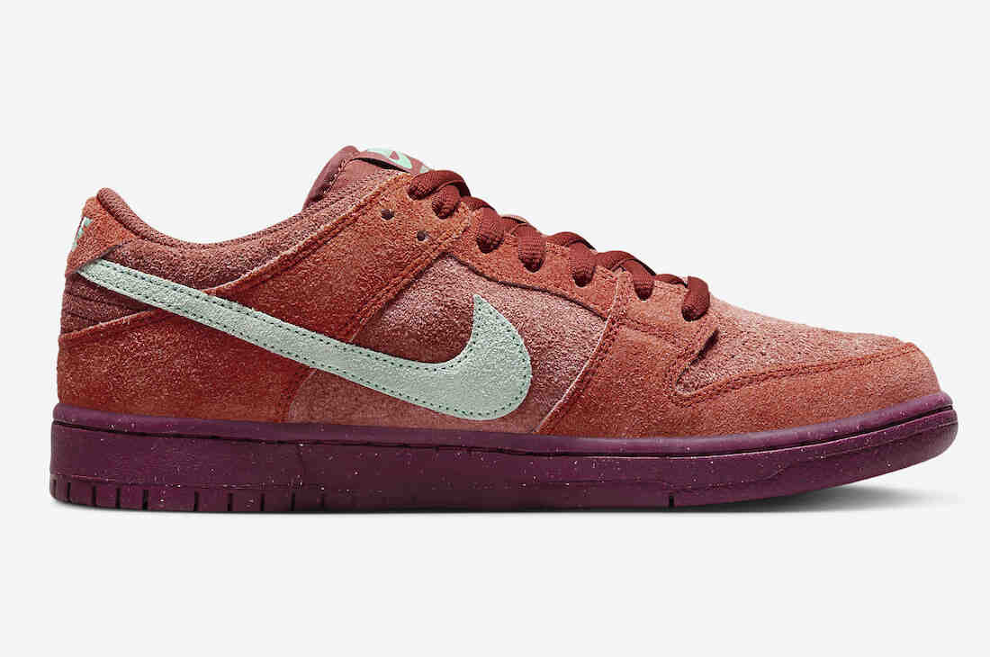 Nike SB Dunk Low Mystic Red DV5429-601