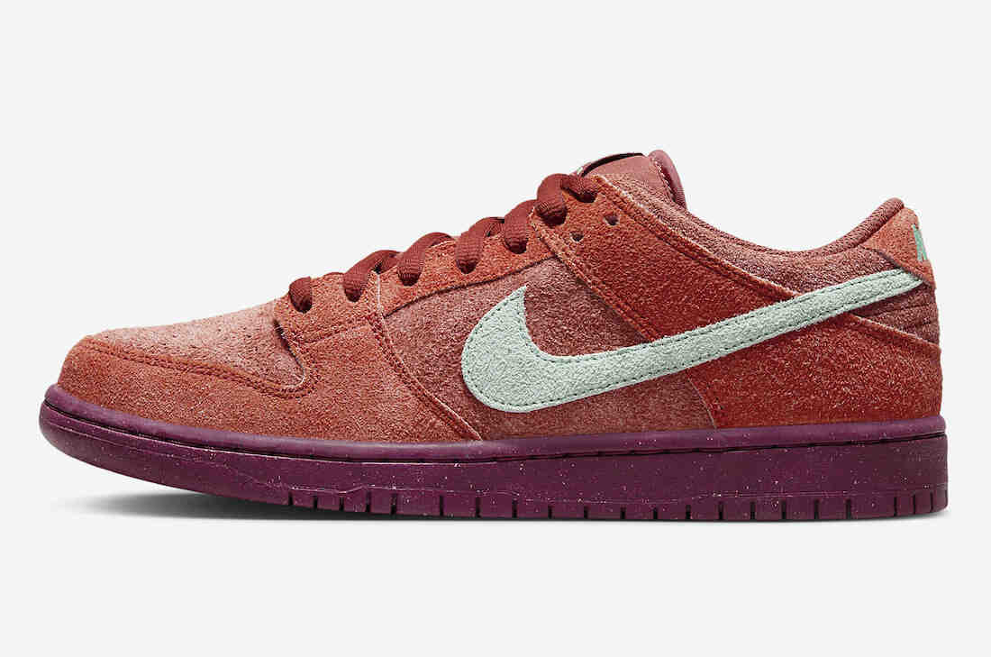 Nike SB Dunk Low Mystic Red DV5429-601