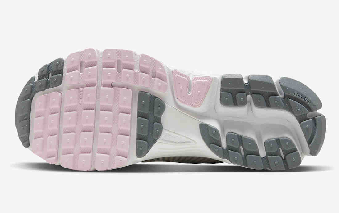 Nike Zoom Vomero 5 520 White Pink FN3695-001