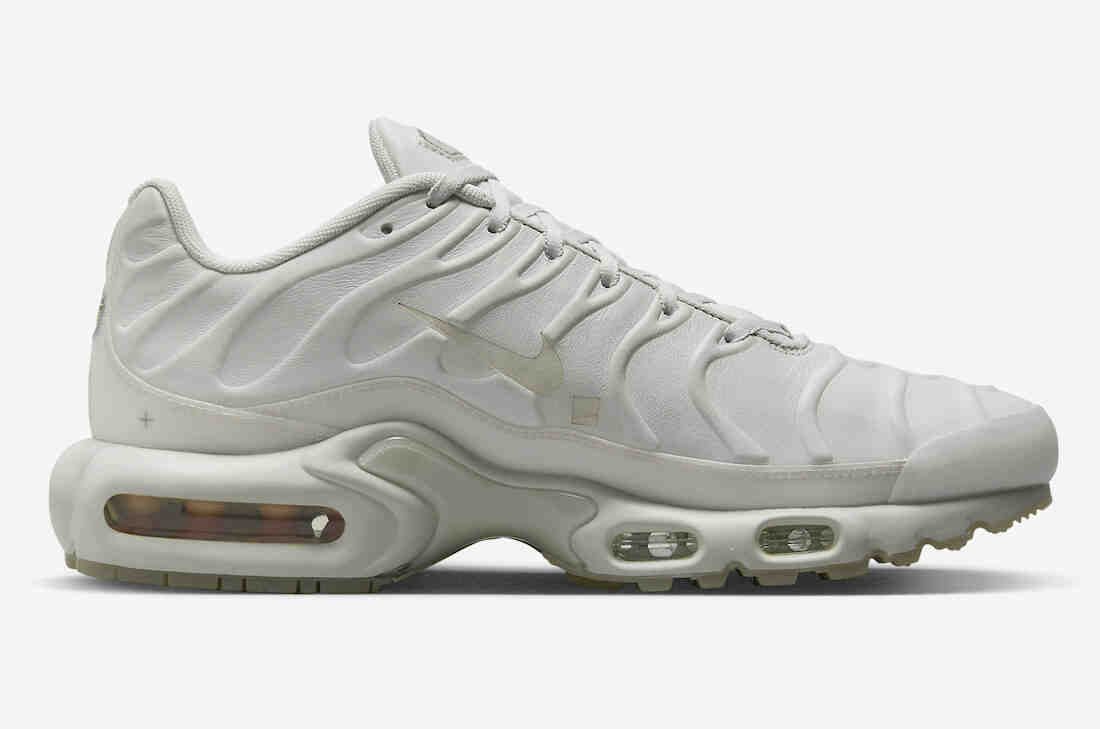 A-COLD-WALL Nike Air Max Plus Platinum Tint FD7855-002