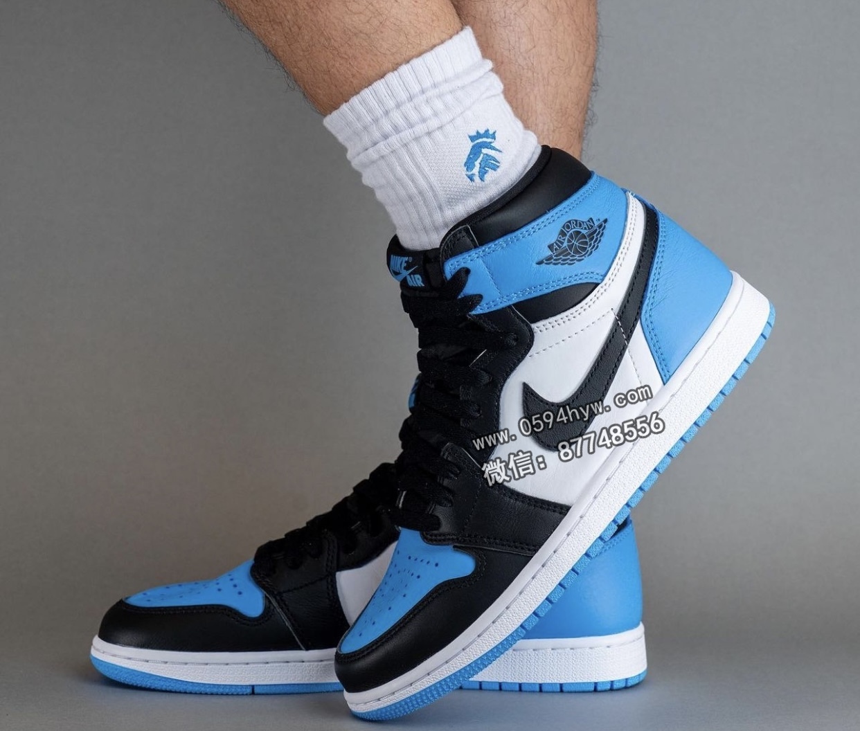 Air-Jordan-1-UNC-Toe-University-Blue-DZ5485-400-On-Feet-3