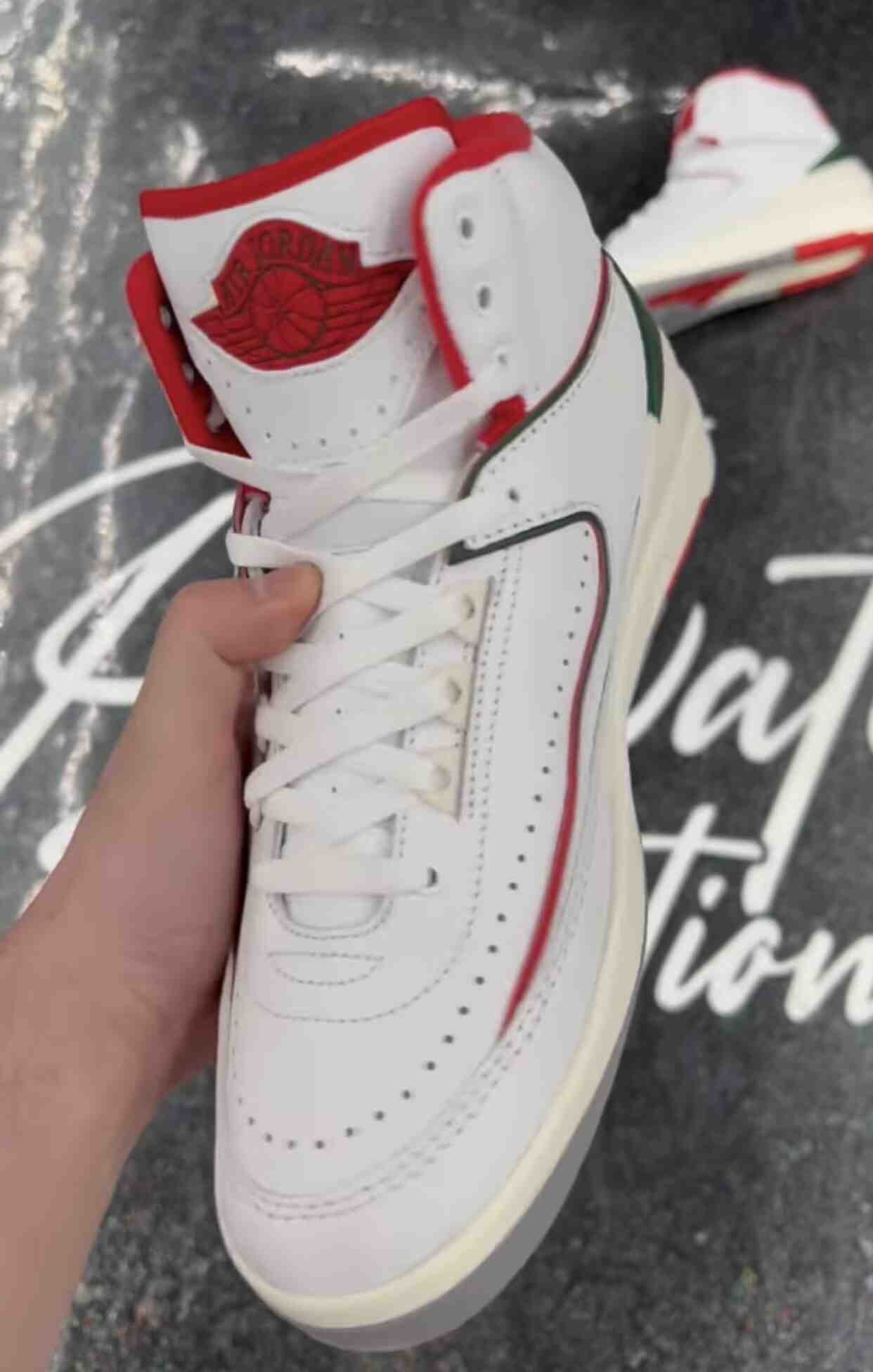 Air Jordan 2 Italy Gucci DR8884-101