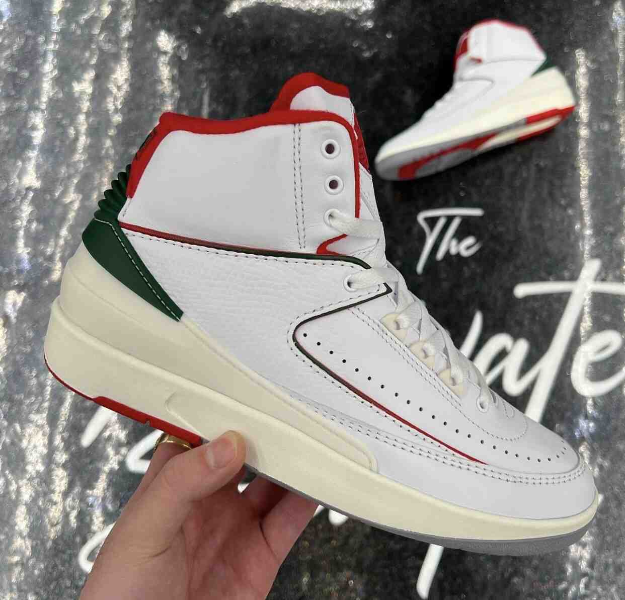 Air Jordan 2 Italy Gucci DR8884-101