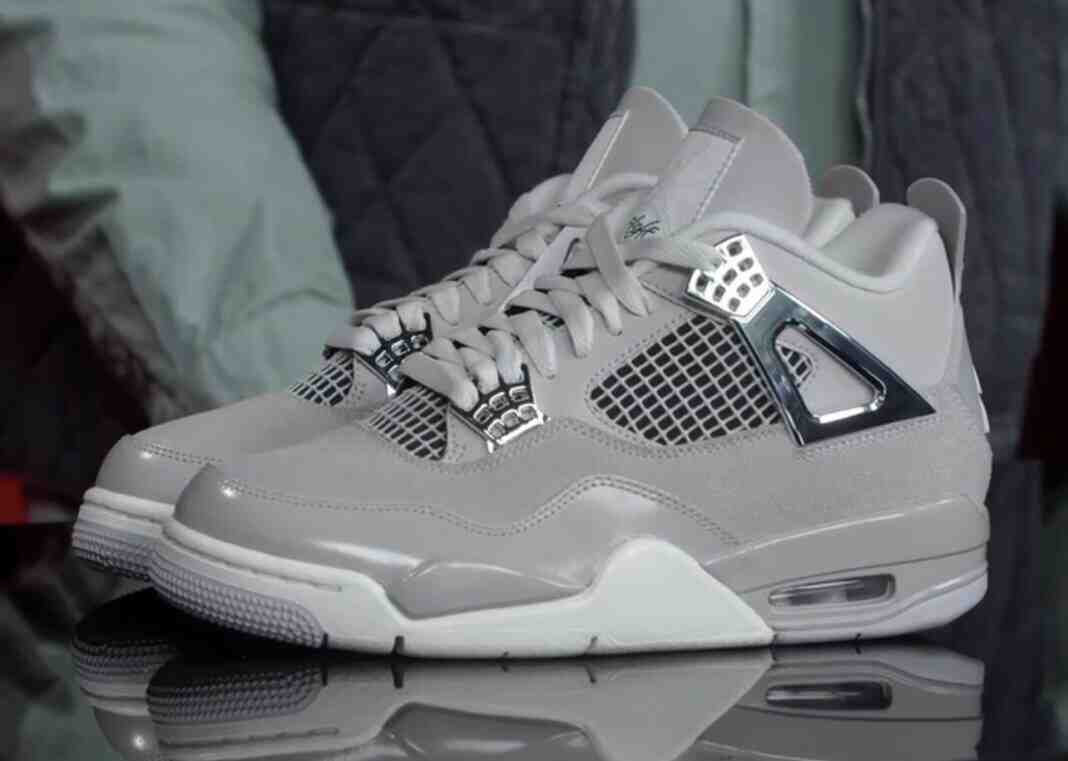 初见：Air Jordan 4 “Frozen Moments”