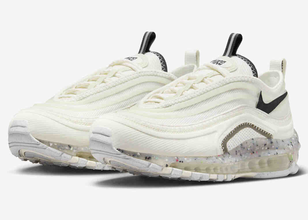 2023年夏天的Nike Air Max Terrascape 97 “Sail/Black”。