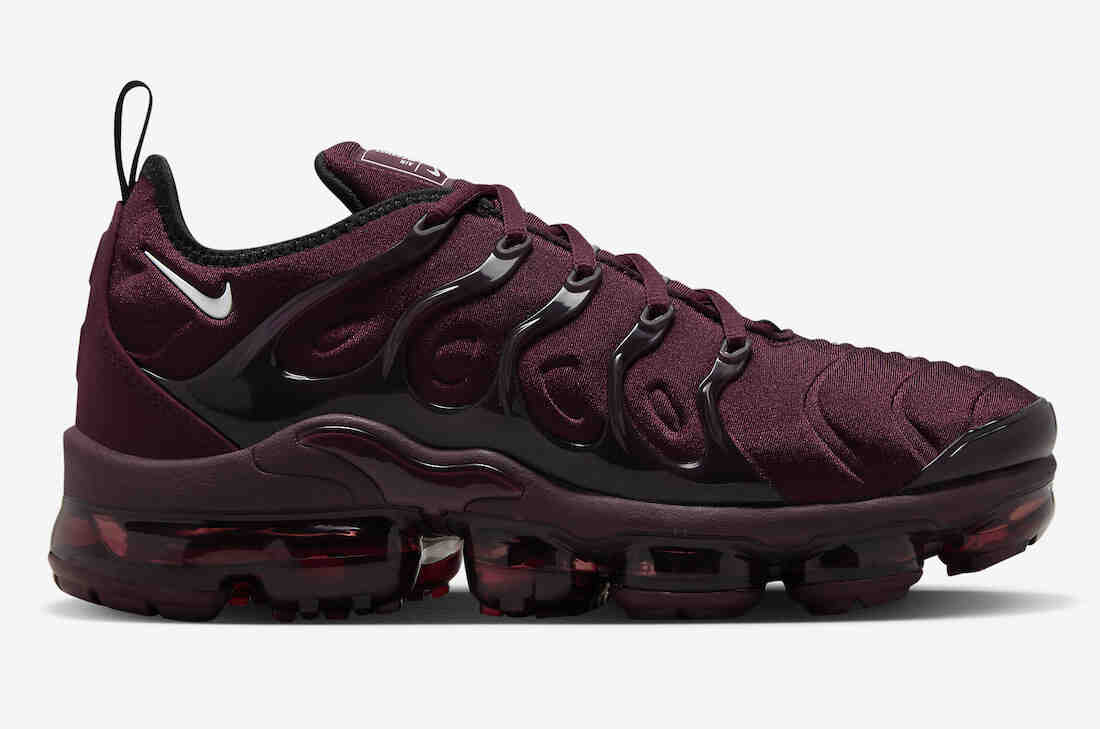 Nike Air VaporMax Plus Burgundy FN6850-681