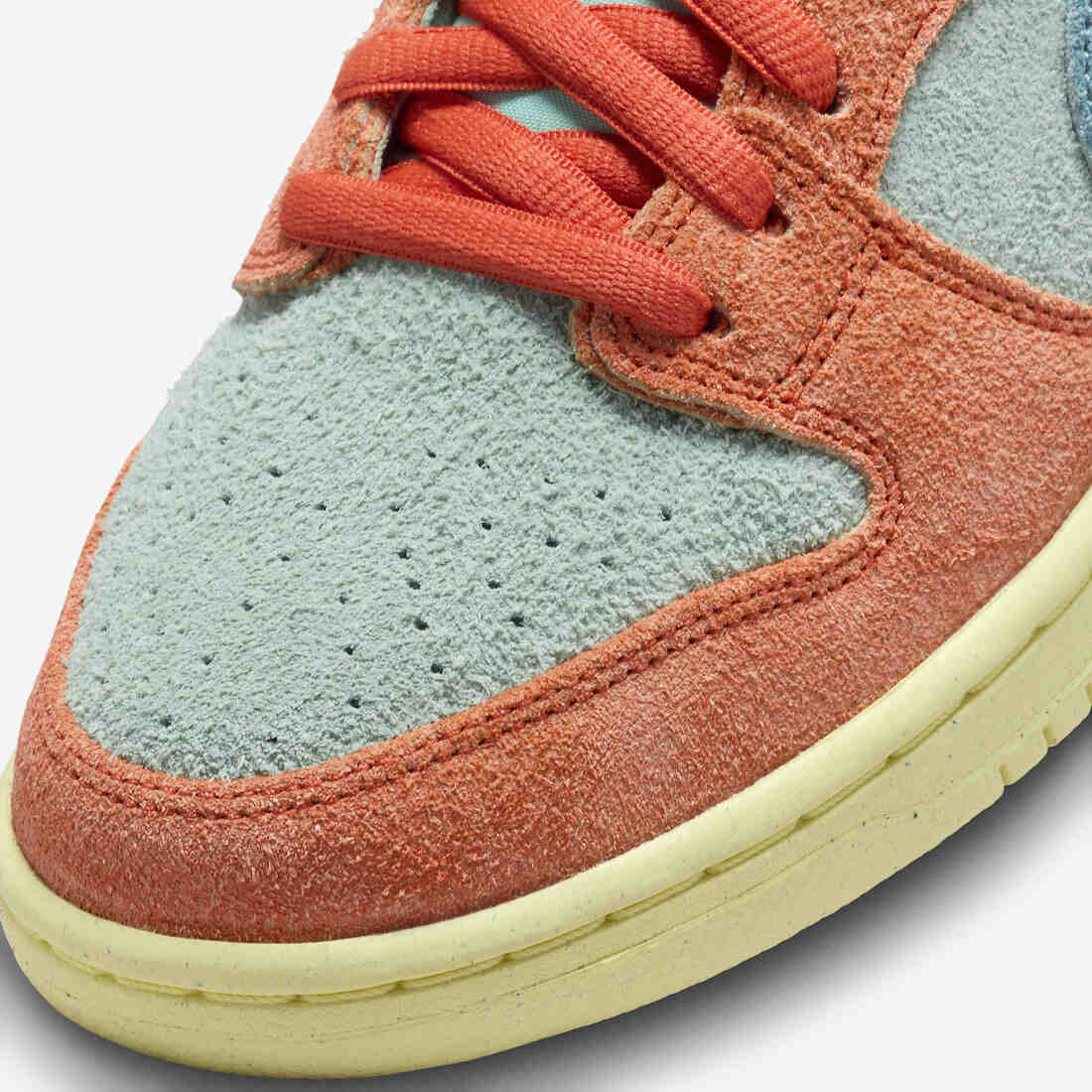 Nike SB Dunk Low Orange Noise Aqua DV5429-800