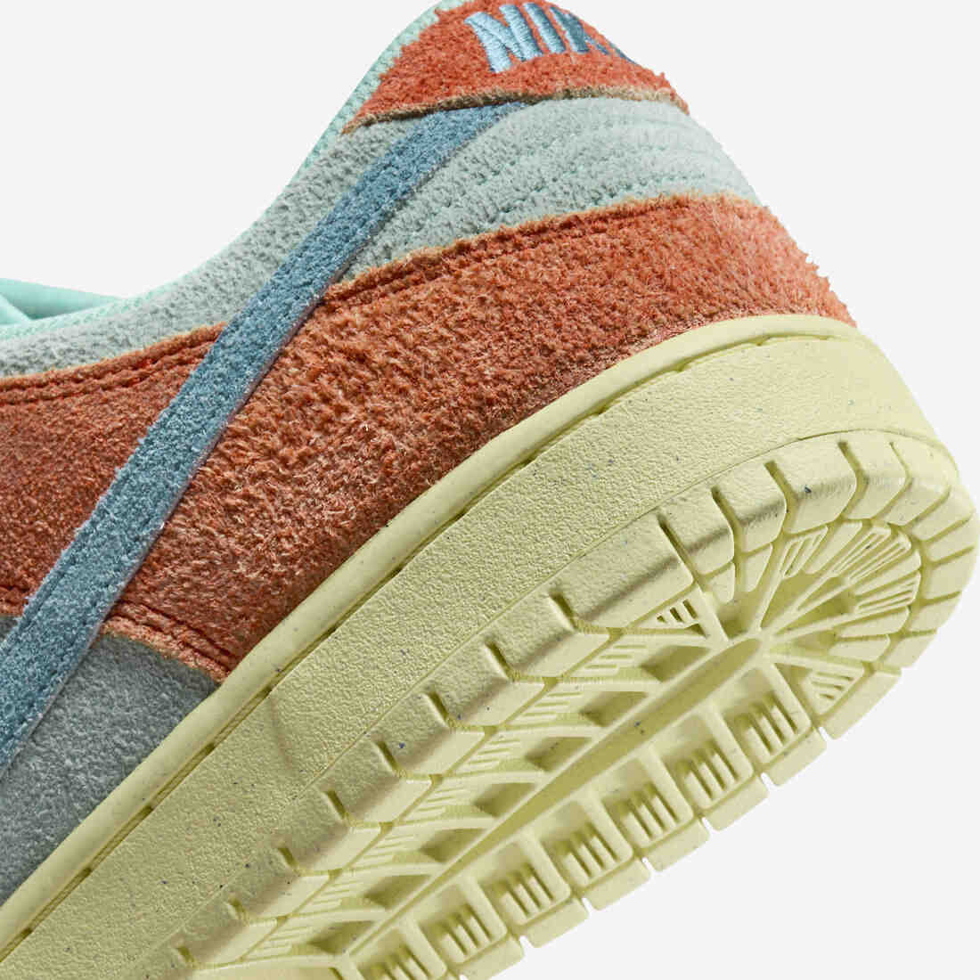 Nike SB Dunk Low Orange Noise Aqua DV5429-800