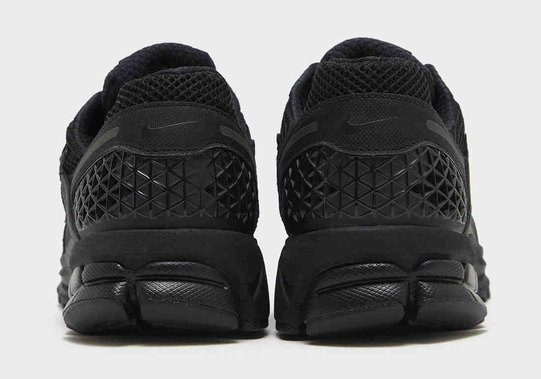 Nike Zoom Vomero 5 Triple Black