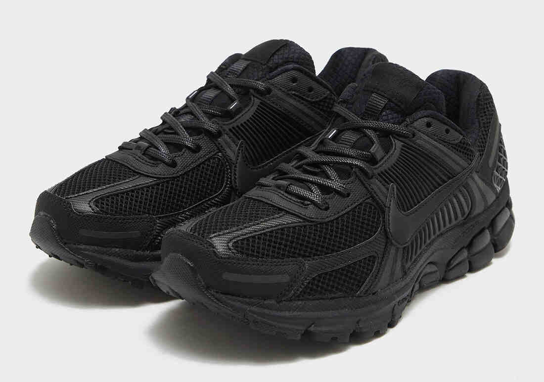 Nike Zoom Vomero 5 Triple Black