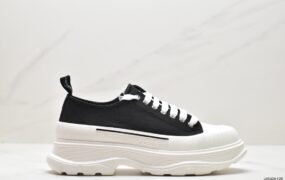 Alexander McQueen Tread Slick 复古马丁靴 黑白 627225WHZ621071