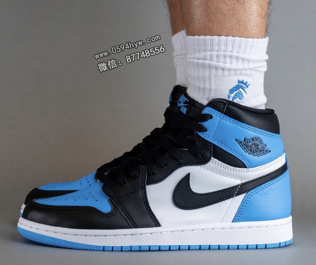 Air-Jordan-1-UNC-Toe-University-Blue-DZ5485-400-On-Feet-2