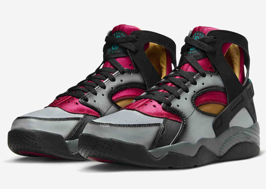 这款Nike Air Flight Huarache带有空气刷的细节