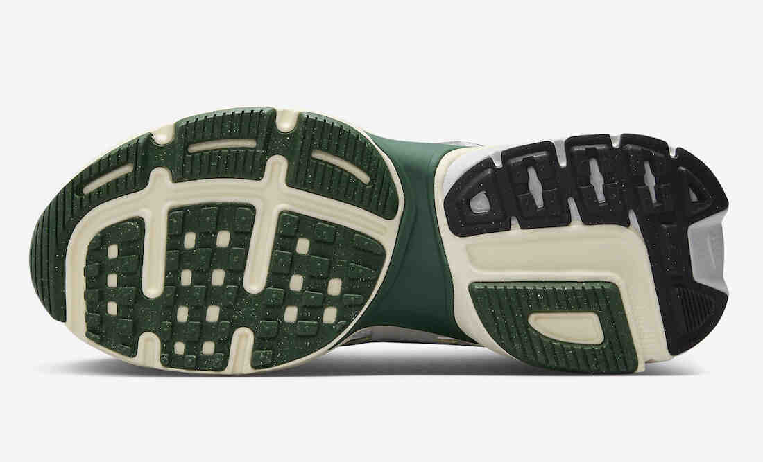 Nike Runtekk White Green Outsole